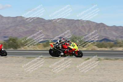 media/Nov-16-2025-Race Pace (Sun) [[8c5fa54630]]/Non Verified Riders (1st 20 Minutes)/3-Turn 3 Inside (11am)/